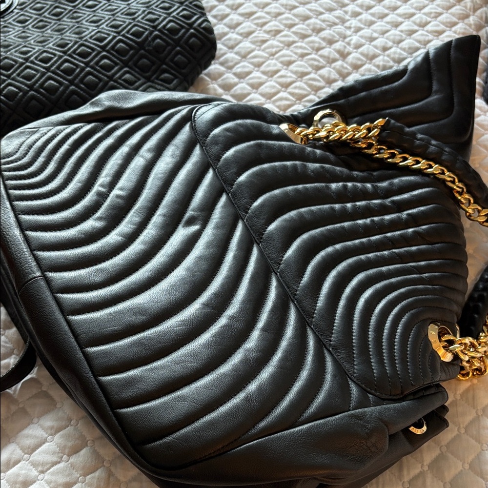 Henri Bendel Black Shoulder Bag with Gold Chain Accent - Picture 4 of 5